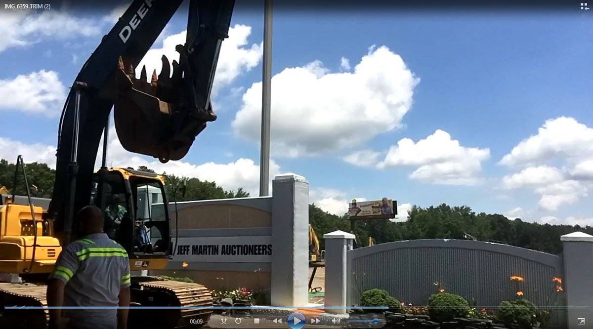JMAuctioneers's tweet photo. Check out today's time lapse video from Ring 1!  That's a ton of yellow iron in 15 seconds!  #JeffMartinAuctioneers #JeffMartin #YardFull #HeavyEquipment #HeavyIron #Timelapse #Youtube https://t.co/WoXS6KBydg https://t.co/uNYwehUCvz