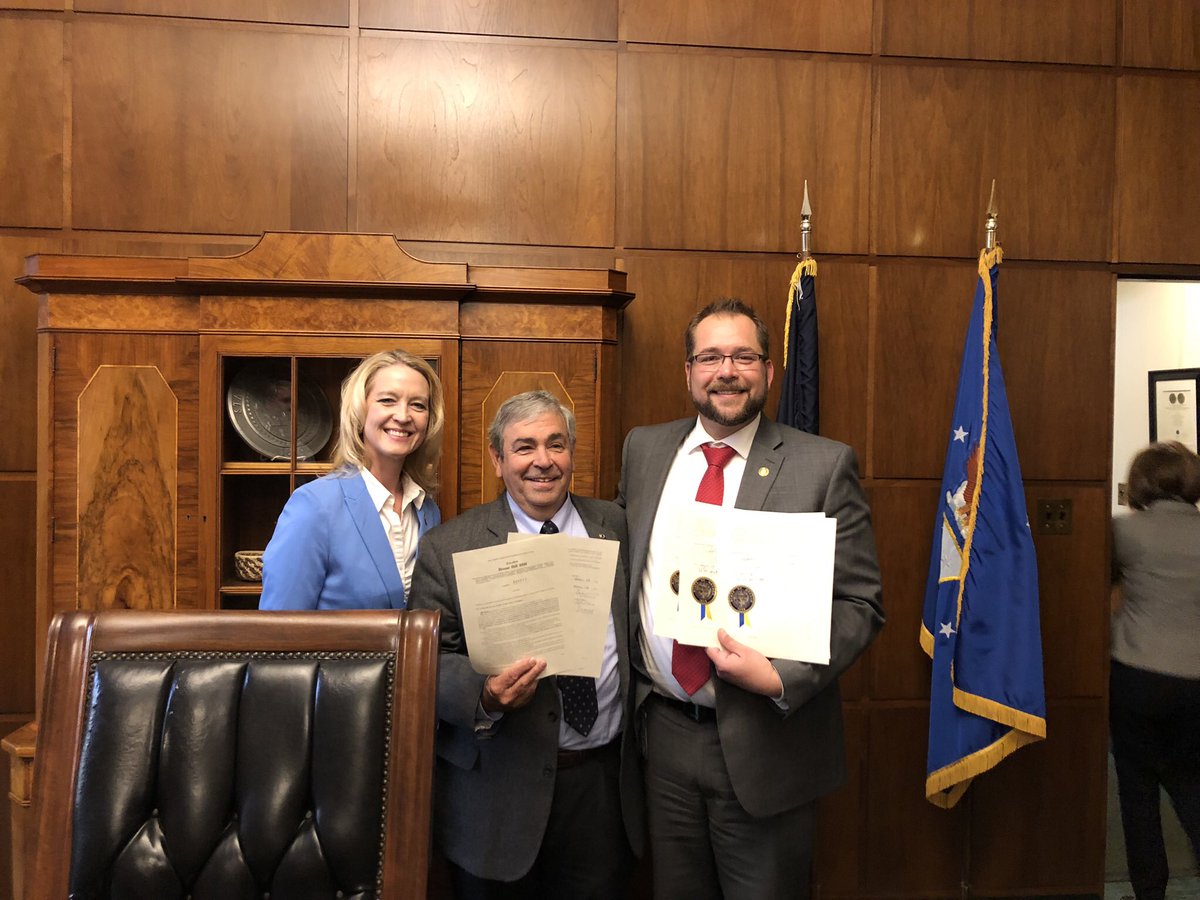 Today, Gov. Brown held a ceremonial signing for our Redmond affordable housing legislation that passed two months ago! Redmond will be able to add 485 new and affordable homes into the area, helping alleviate Central Oregon’s housing crisis. #orpol #orleg