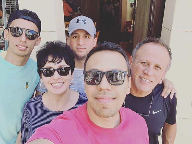 humphryman's tweet photo. Gracias fam los quiero ❤️ #familyfirst #lafamilia https://t.co/czkq2HhYm4 https://t.co/Syd38fBY7F