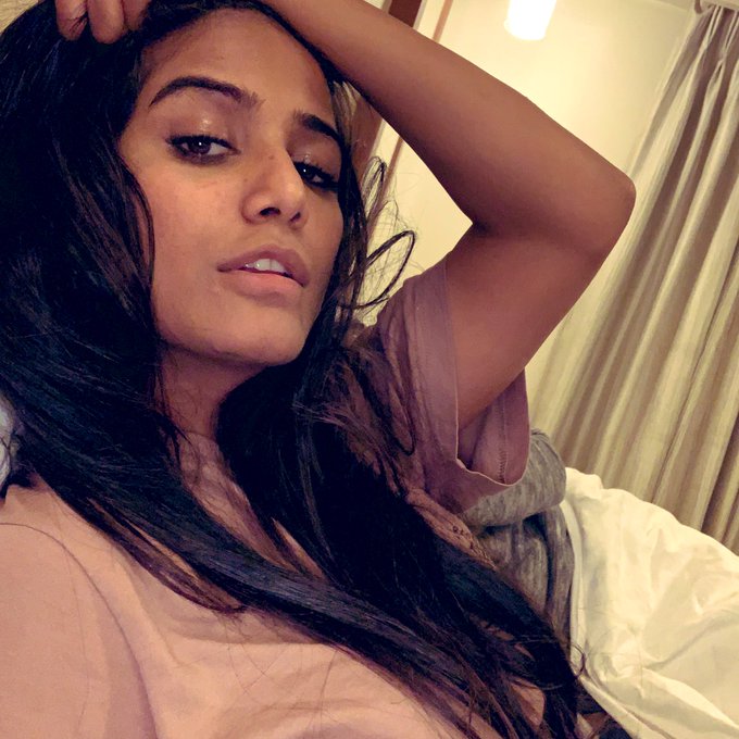 Hey, still awake? https://t.co/r6BC7ZWHlZ<a href="/tag/newprofilepic"class="tags"><span>#newprofilepic</span></a>