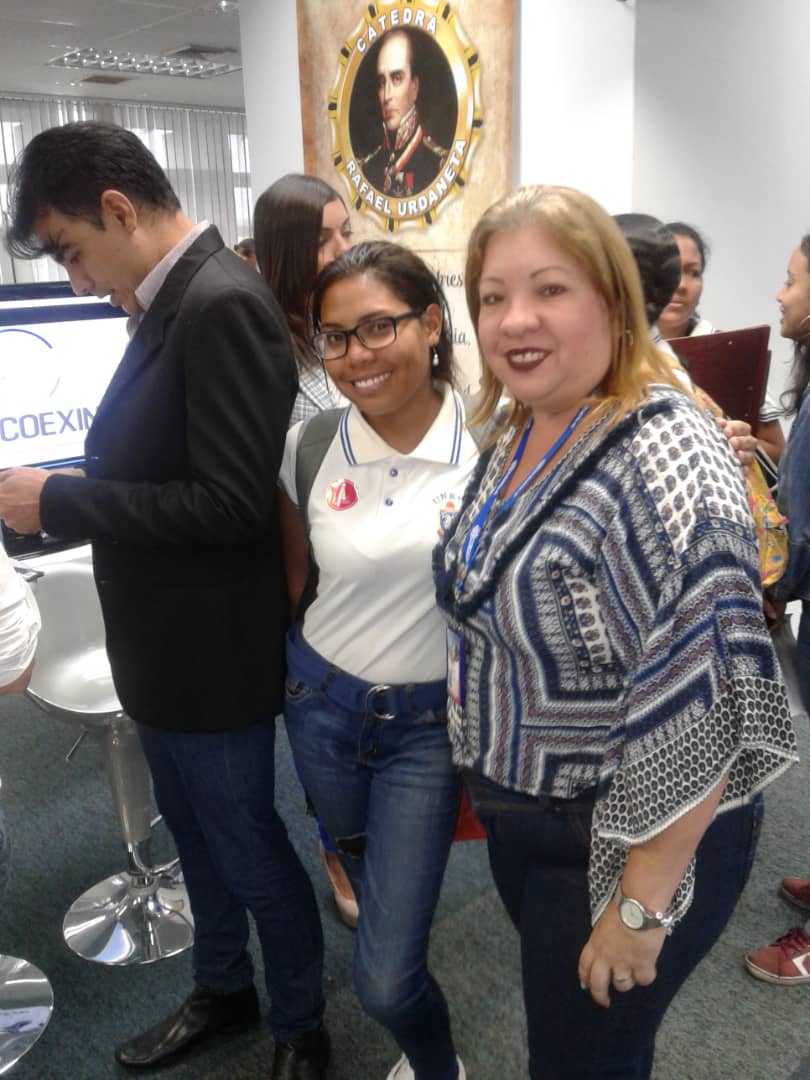 UnefaAsobies's tweet photo. #19Jun Directora General de #Asobies presente en la #1raJornadaAlPrimerEmpleo2019 #UnefaCaracas. @Neriogalban1 @vladimirpadrino @NicolasMaduro @VTVcanal8 https://t.co/UGASpVQYrq