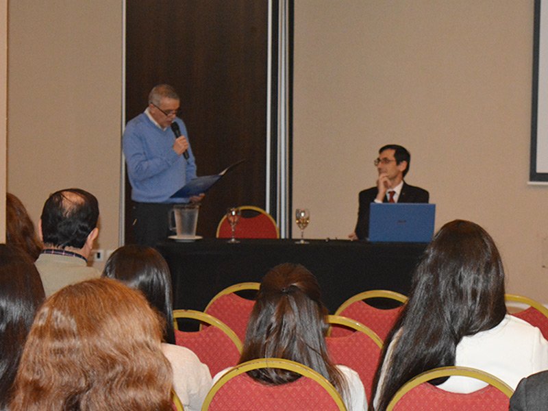 semanaprof's tweet photo. POSTALES | Invitado por el #CPCECorrientes, el Presidente de la @FacpceArgentina, CPN.
@jarnoletto, brindó la conferencia "Presente y futuro de la Profesión en "#CienciasEconómicas", en ámbitos del Salón Cambá Cuá del Turismo Hotel Casino. https://t.co/hYDsuqPdWP