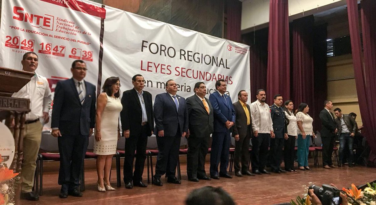 JFernandoMora35's tweet photo. 🗣#ForoSNTE 📜
🔘 Respuesta magisterial y social al llamado #SNTE a Consulta Participativa, revela unidad✔fortaleza✔credibilidad✔#Región2 #Guadalajara #Jalisco
#FelizMiércoles #HoyEnSixRadio #VamosMéxico #cnnoticia #Poderos #LaloytiroRMX #PorLosJóvenes #MEXCAN #AsíDeSimple https://t.co/jBPM7obHnp
