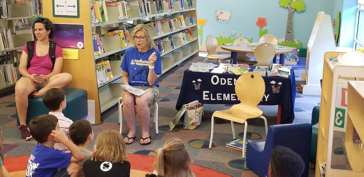 OdentonESAACPS's tweet image. School maybe over but OES still loves to read. Every Wed. 6-7pm
TY Ms. Cahill for reading to us! #AACPSAwesome #aacpl