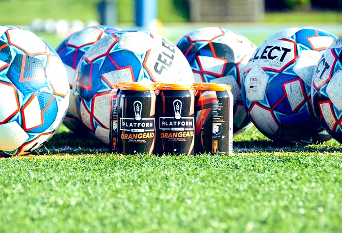 SoccerCLE's tweet photo. Weather is starting to break, you need something good to quench your thirst so get yourself a 6 pack of @PlatformBeers #Orangeaid its the quechiest! #WeAreCLE https://t.co/nkXrXKvVEl