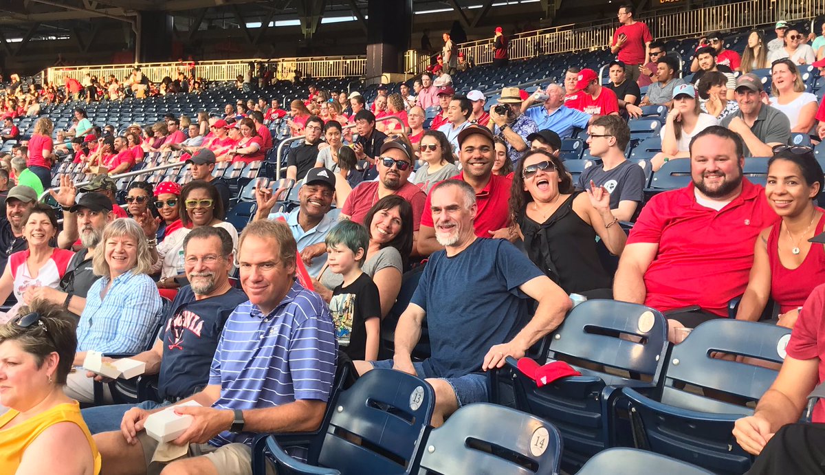 Go Nats Go! Nice night for the IAD UMA event ⚾️ <a href="/weareunited/">We Are United</a> @susannesworld <a href="/BUZZBEAA/">bea 𐙚</a> <a href="/OmarIdris707/">Omar Idris</a> <a href="/HendyGeorge/">George Hendy</a>