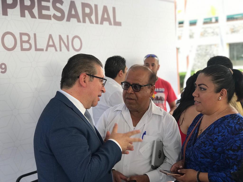 raulespinosamtz's tweet photo. Es importante reconocer a quienes se han sumado al programa #YoComproPoblano.
Agradezco a #SECOTRADE por invitarme a ser parte de esta entrega de reconocimientos. https://t.co/uDmItwyIOY