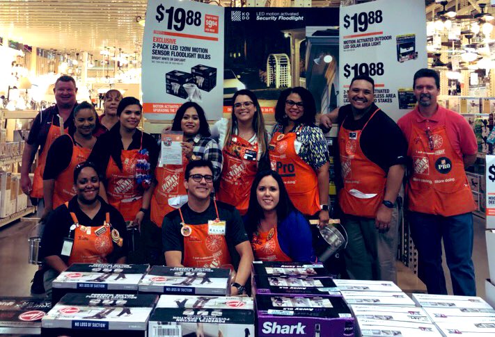 Today the 265 DS team surprised their SM Erika with a Homer Award and thanked her for leading through our values and Taking Care of Our People! Great job Erika for making such a positive impact on your team! 🙌🏼🧡 <a href="/Erika_HD16/">Erika Silvestrini</a> <a href="/thdkwalk/">Kurt Walker</a> <a href="/D12Roman/">RomanD12</a> <a href="/HD_Tony263/">Tony Gandolfo</a>