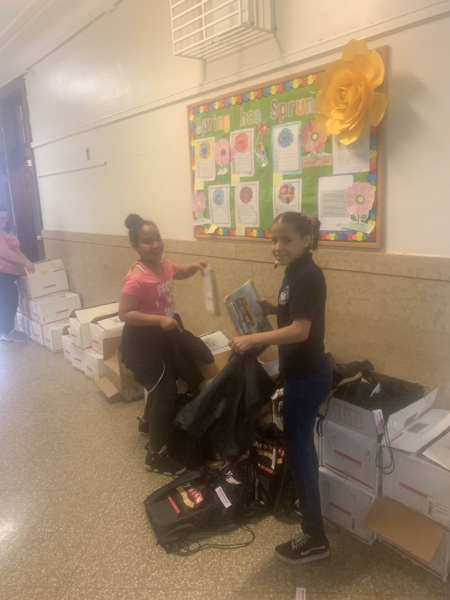 ms_emmer_reads's tweet photo. #ps96SummerReading2019 https://t.co/SA5IO7Zr2Q
