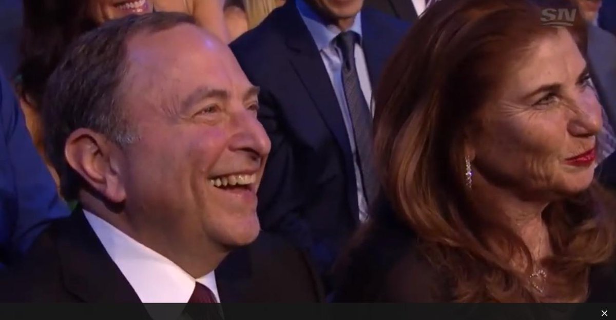 danslslot's tweet photo. Quand on te parle de la saison 2020-2021 #NHLAwards https://t.co/tpSt4wry9h