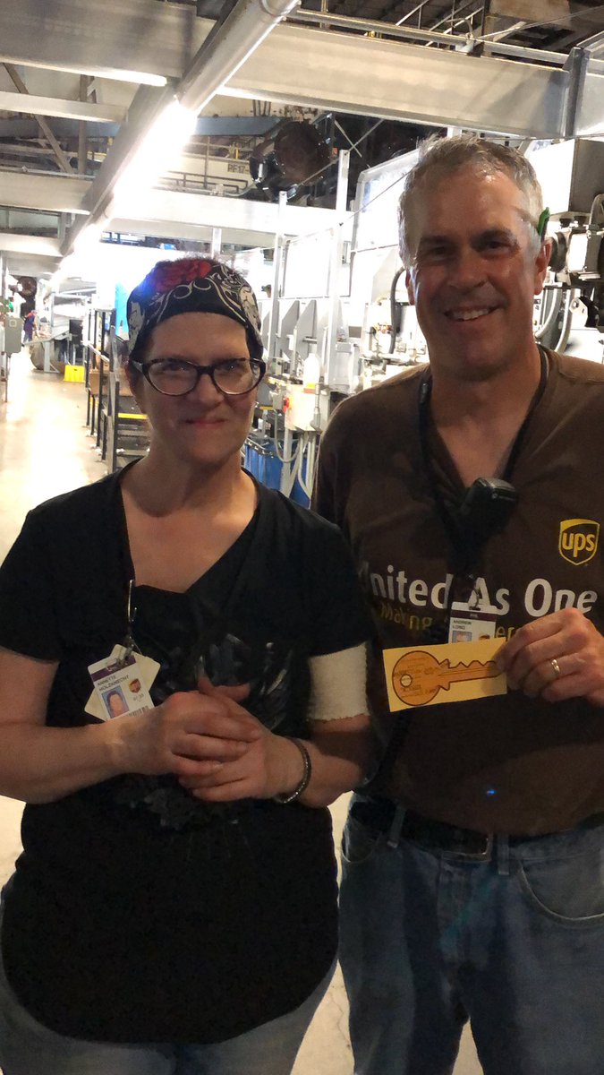 ranastasiaUPS's tweet photo. Supervisor Andy Long recognizes Annette Holzneckt for all ways maintaining egress in her work area. #keys2mysafety #keys2retirement @JohnEitel2 @UPSTrayceParker @EricLinderUPS @ChesapeakUPSers #TeamPHLSnaps https://t.co/pOMiuf3sUi