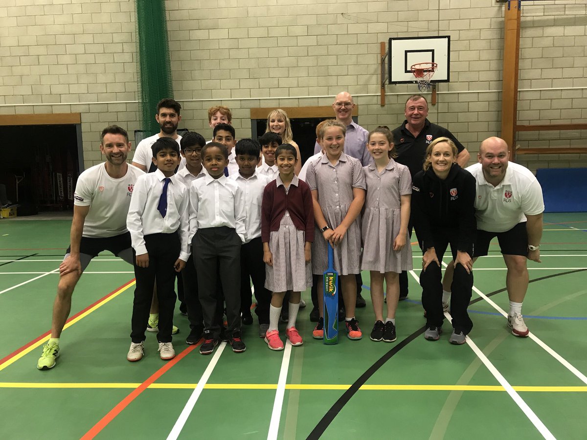 misspspe's tweet photo. Love a bit of staff vs students cricket to wake us up in the morning! #staffwin #oneteam https://t.co/uJ96cWpEcH
