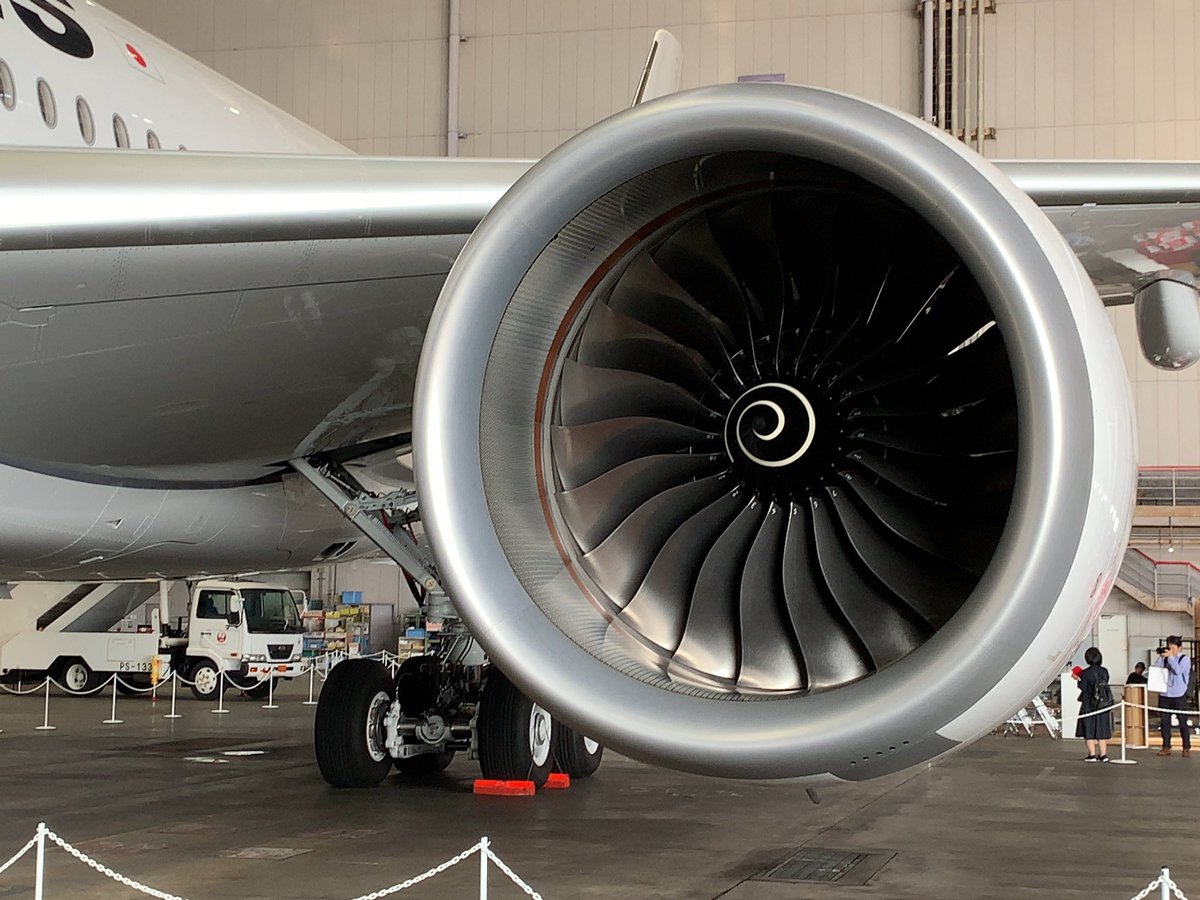 東急ハンズ す す 吸い込まれそう ファンブレードが美しい A350中の人お披露目会