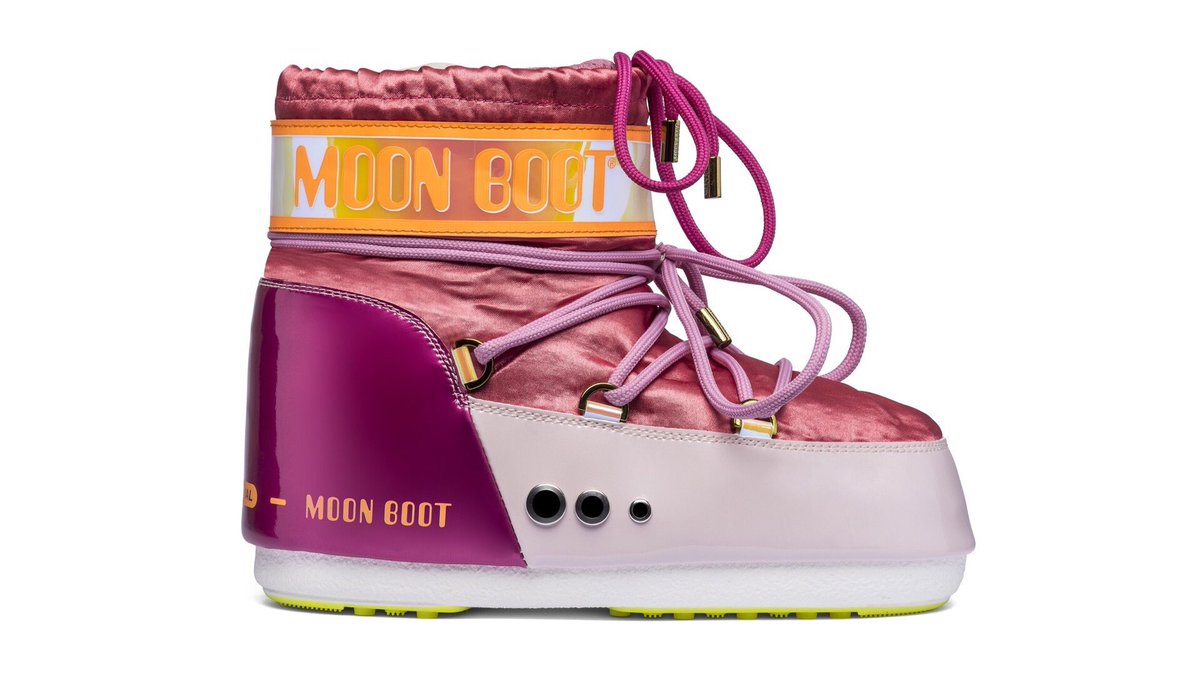 1SpringHub's tweet photo. Moon Boot launches its first summer collection at Pitti Uomo.
#1SpringHub #FashionTextileNetwork #Textile #Moda #Fashion #Trend #Event #MoonBoot #PittiUomo #SS19
#WeAreMoonBoot
https://t.co/EG63lt7hou https://t.co/DsmF6akzt0