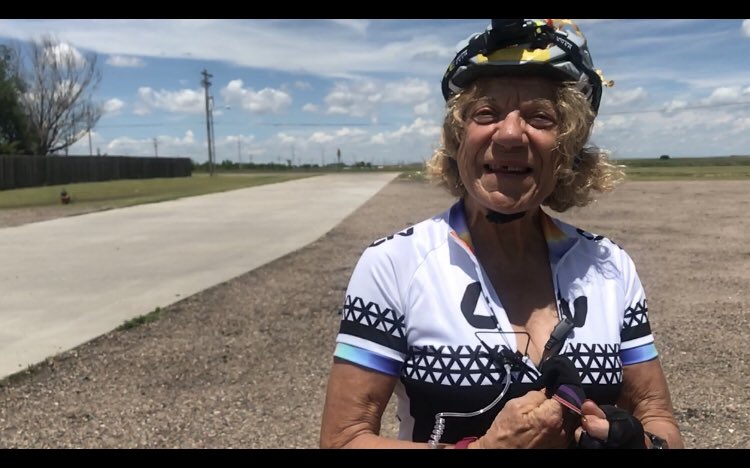 slacklineprodu2's tweet photo. @eddiebrocklesby talked to us today about her @LivCyclingUK bike and kit, helping her #raceacrossamerica in style! Eddie & the @SerpentineGG19 are raising money for @silverfitorg and showing the world that #ageisjustanumber !
#raam2019 #cyclinginstyle #endurancecycling #slackline https://t.co/FkQuWnONso