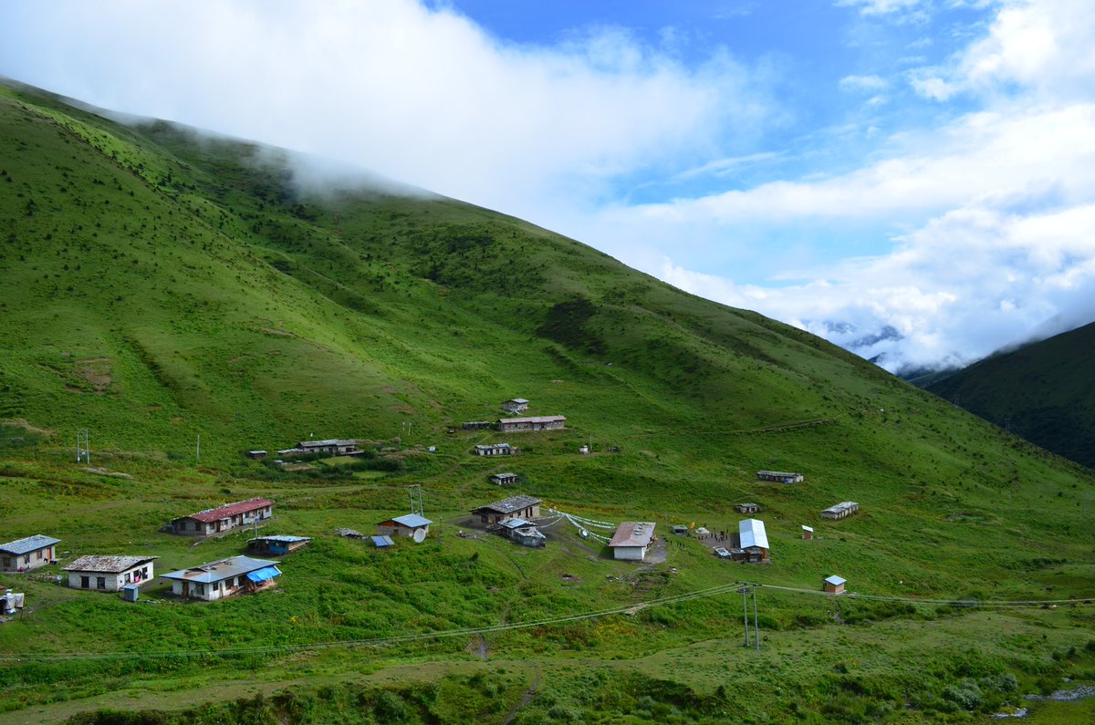 worldtourplan09's tweet photo. Book 2020 holiday with us to get huge disount. Discount on #Bhutantour #Indiatour and #Kathmandutour. Offer valid till 30th June 2019. Hurry!!!
#bhutan #traveltips #worldtourplan #visitbhutan #happinessisaplace #allaboutbhutan #travel #asia #Tours https://t.co/fcKDlAwS9K