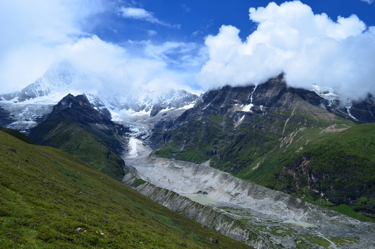 worldtourplan09's tweet photo. Book 2020 holiday with us to get huge disount. Discount on #Bhutantour #Indiatour and #Kathmandutour. Offer valid till 30th June 2019. Hurry!!!
#bhutan #traveltips #worldtourplan #visitbhutan #happinessisaplace #allaboutbhutan #travel #asia #Tours https://t.co/fcKDlAwS9K