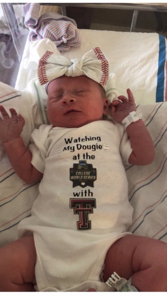 geno196's tweet photo. Harper Lennox Born 2:47 pm today watching her cousin Dougie #36 @TTU_Baseball @NCAACWS @doug_facendo ❤️❤️❤️😘😘 https://t.co/Hg5QOLHztO