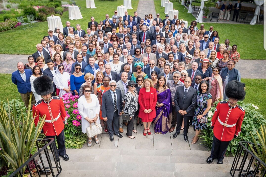 StewartRWheeler's tweet image. Great gathering of Ottawa’s #Diplomatic Corps. Brilliant group of diplomats serving their countries and working with us to build and grow Canada’s relations with them. @CanadaFP #protocolmatters @RideauHall