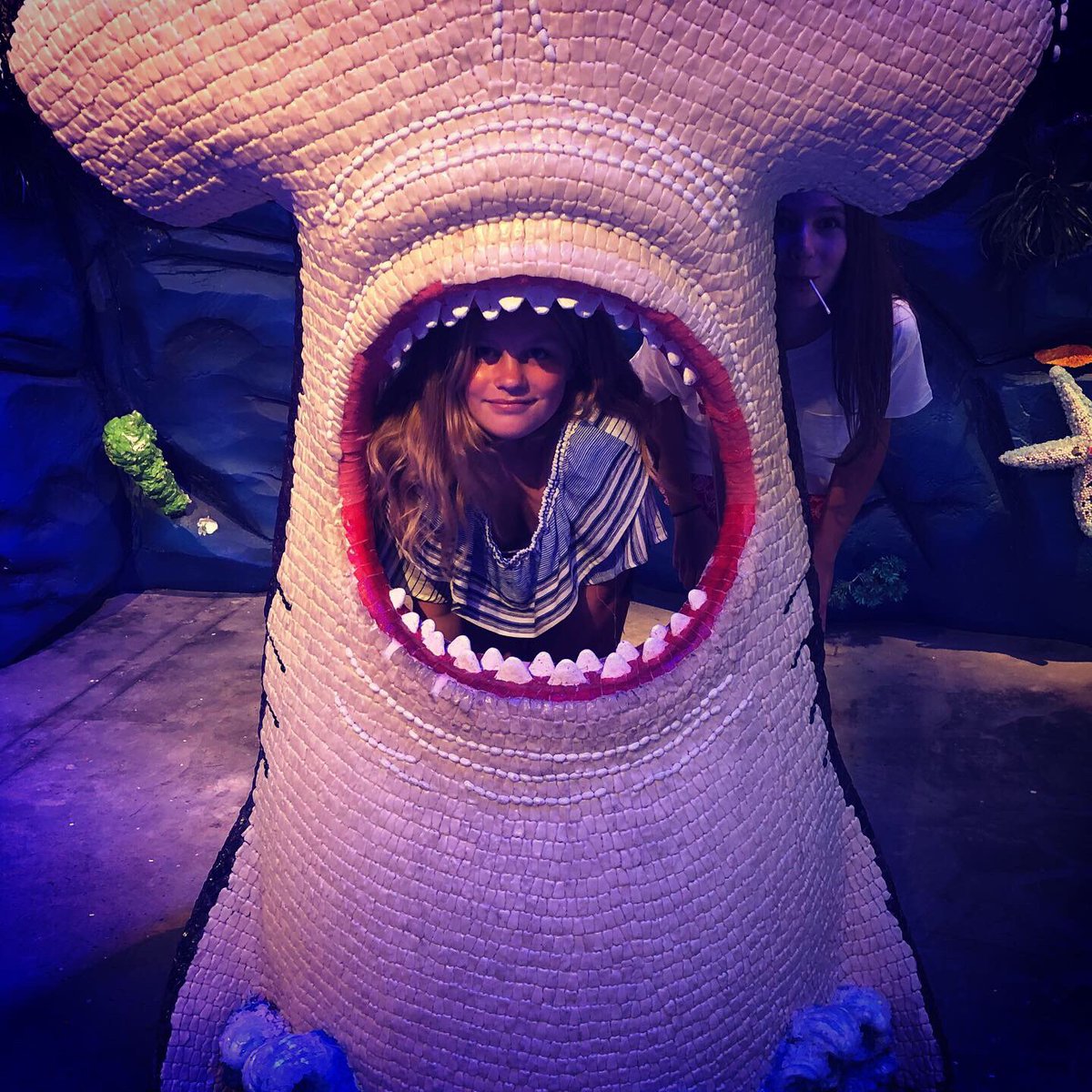 SavannahElle's tweet photo. @thecandytopia #candytopiaatl #iwantcandy #birthdaygirl #creeper #photobomber https://t.co/zdc9lZlxt8