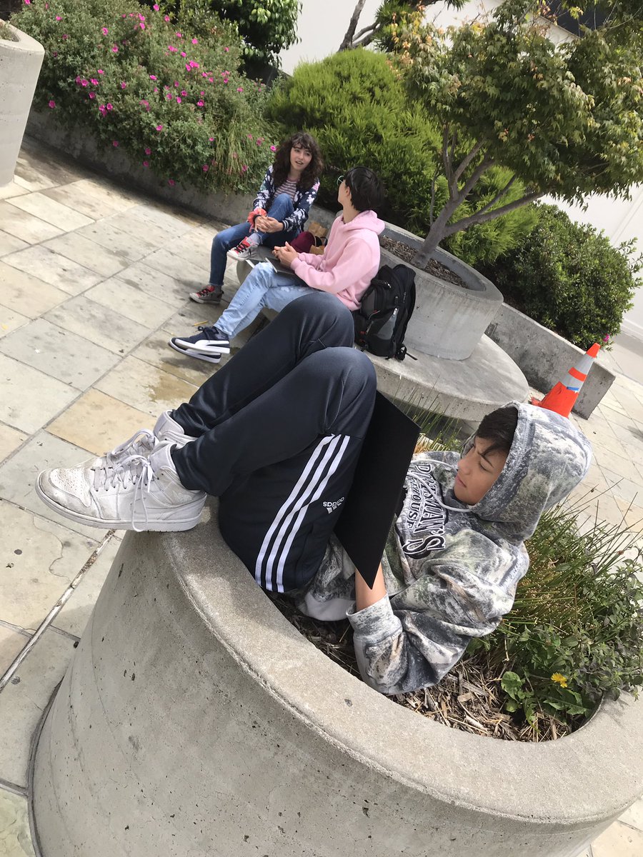bmchugh00's tweet photo. Tuesday in Japantown. SHC Studio Art Campers getting some strong drawing done in their sketchbooks! #SHCsummer https://t.co/bYLIRCO50g