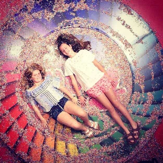 SavannahElle's tweet photo. @thecandytopia #thrones #iwantcandy #candytopiaatl #visitatlanta #confetti #mirrors https://t.co/00PxSUOfhD