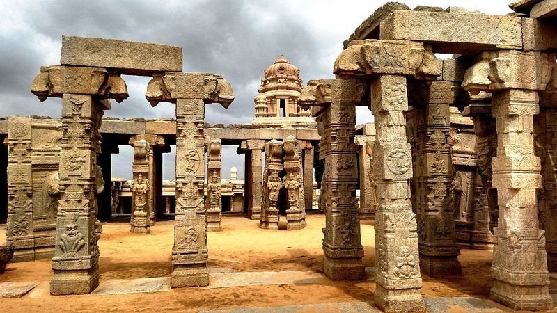 Most Mysterious Temples of India – One Must Explore
#ShreePadmanabhaswamyTemple
#VeerabhadraTemple
 The village of Hampi has  few mysterious temples 
#TheMusicalPillarsOfVittalaTemple
#TheInvertedShadowOfVirupakshaTemple 
gosthala.com/top-3-mysterio…