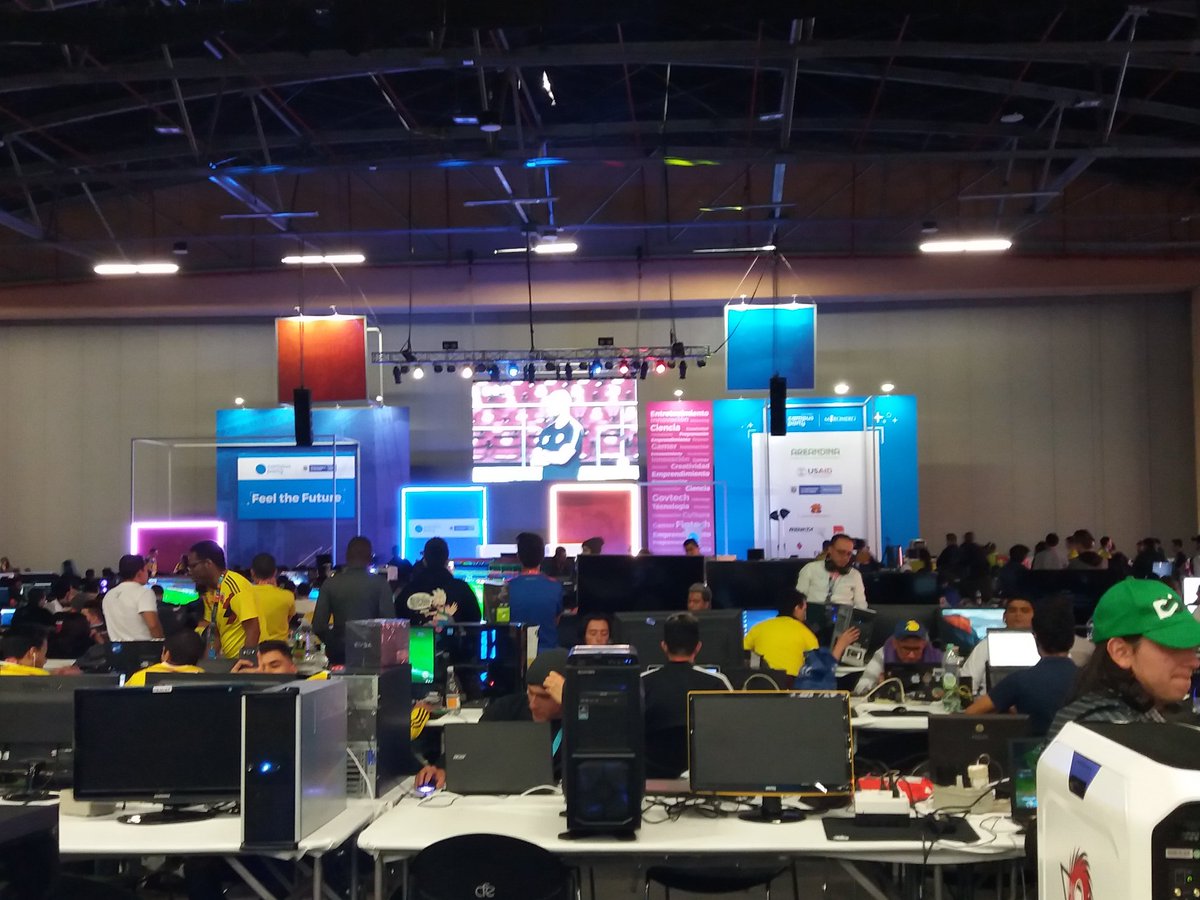 marketmg's tweet photo. ¿Quieren ver la cantidad de personas conectadas en este momento en el @campuspartyco? #FeelTheFuture @marketmg @CorferiasBogota #CreatividadEnLosNegocios @joannaprieto @Garcas76 @nathalymediox https://t.co/hmu6xC941P