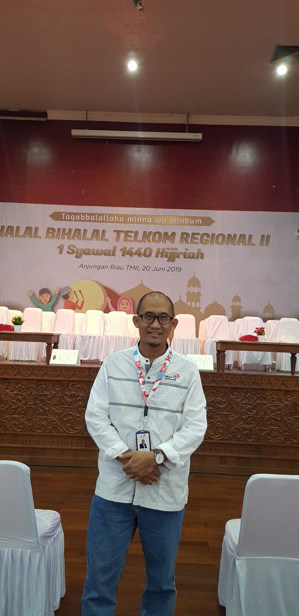 rizka_muchtar's tweet photo. Halal Bihalal Telkom Reg-2
Anjungan Riau TMII
Mohon maaf lahir bathin utk semuanya

#livingthetelkomwaybekasi
#patriotbks 
#telkombekasi
#patriotbekasi https://t.co/A9qJ9QSIVI