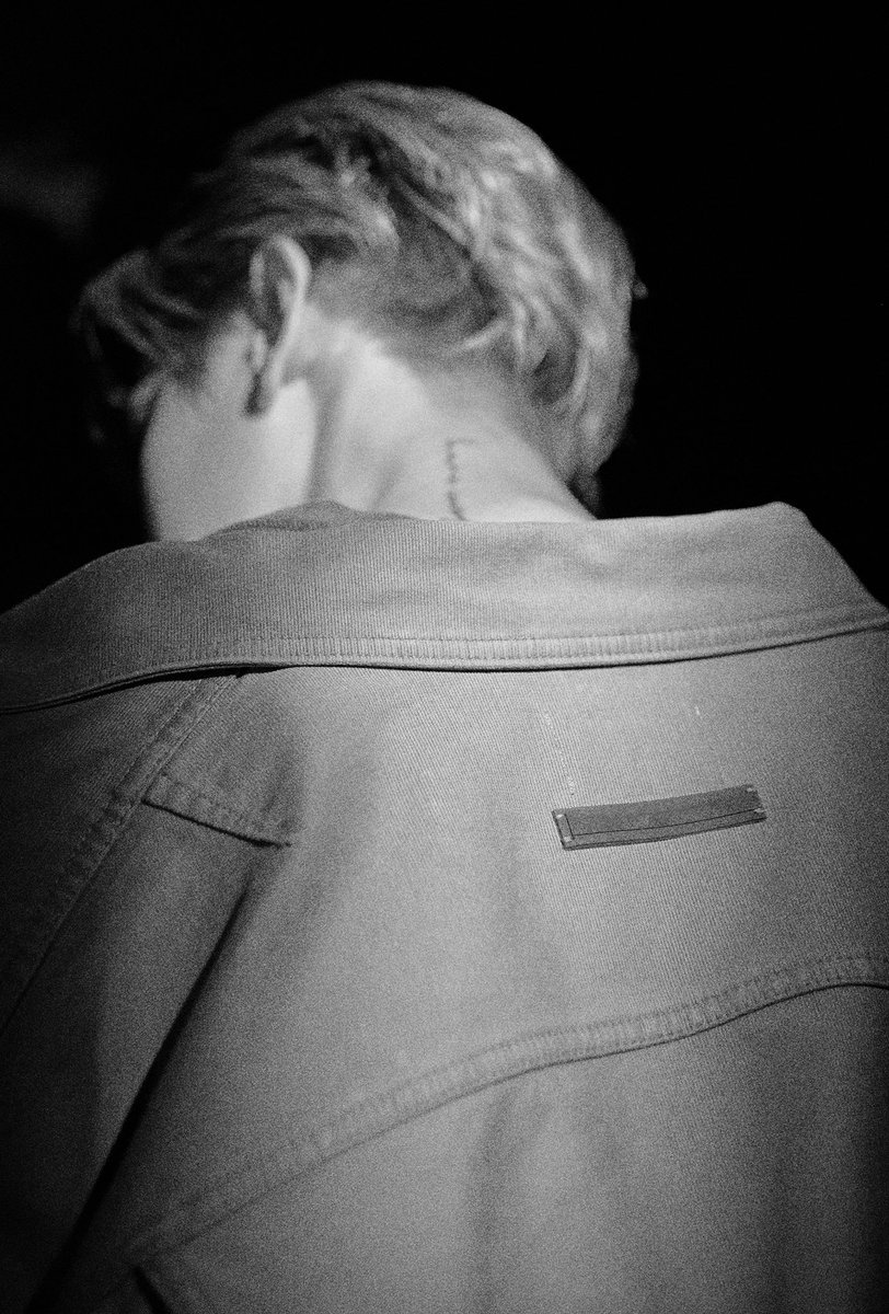 Groovechaja's tweet photo. #BAEKHYUN_CityLights
#백현솔로 https://t.co/3pI2coqZOS