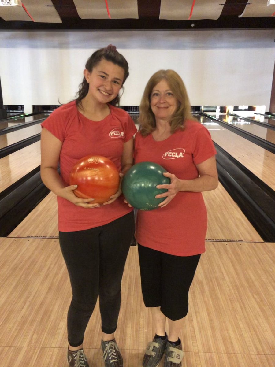 virginiafccla's tweet photo. Your #VAFCCLA State Executive Council enjoyed an hour of bowling this afternoon as a fun team-building and #FCCLA Student Body activity! We appreciate these hardworking state officer/chapter adviser duos who are rocking matching t-shirts! #FCCLAfamily #FamilyAndConsumerSciences https://t.co/CS2kbsot3a