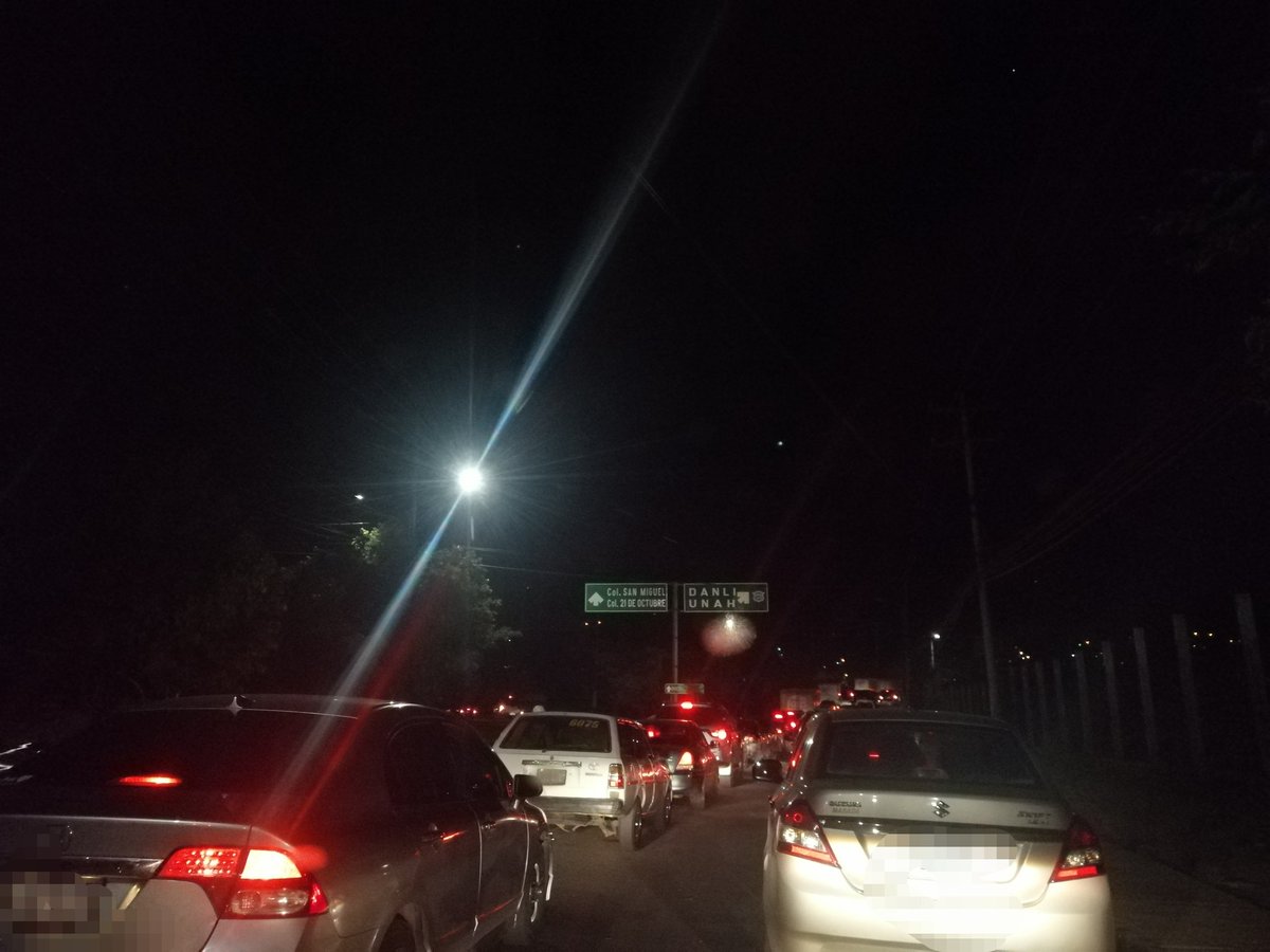 lbduron's tweet photo. Ciudad colapsada , Boulevard Villa Olímpica @TRAFICOENTEGUS https://t.co/6iJgiMoqg5