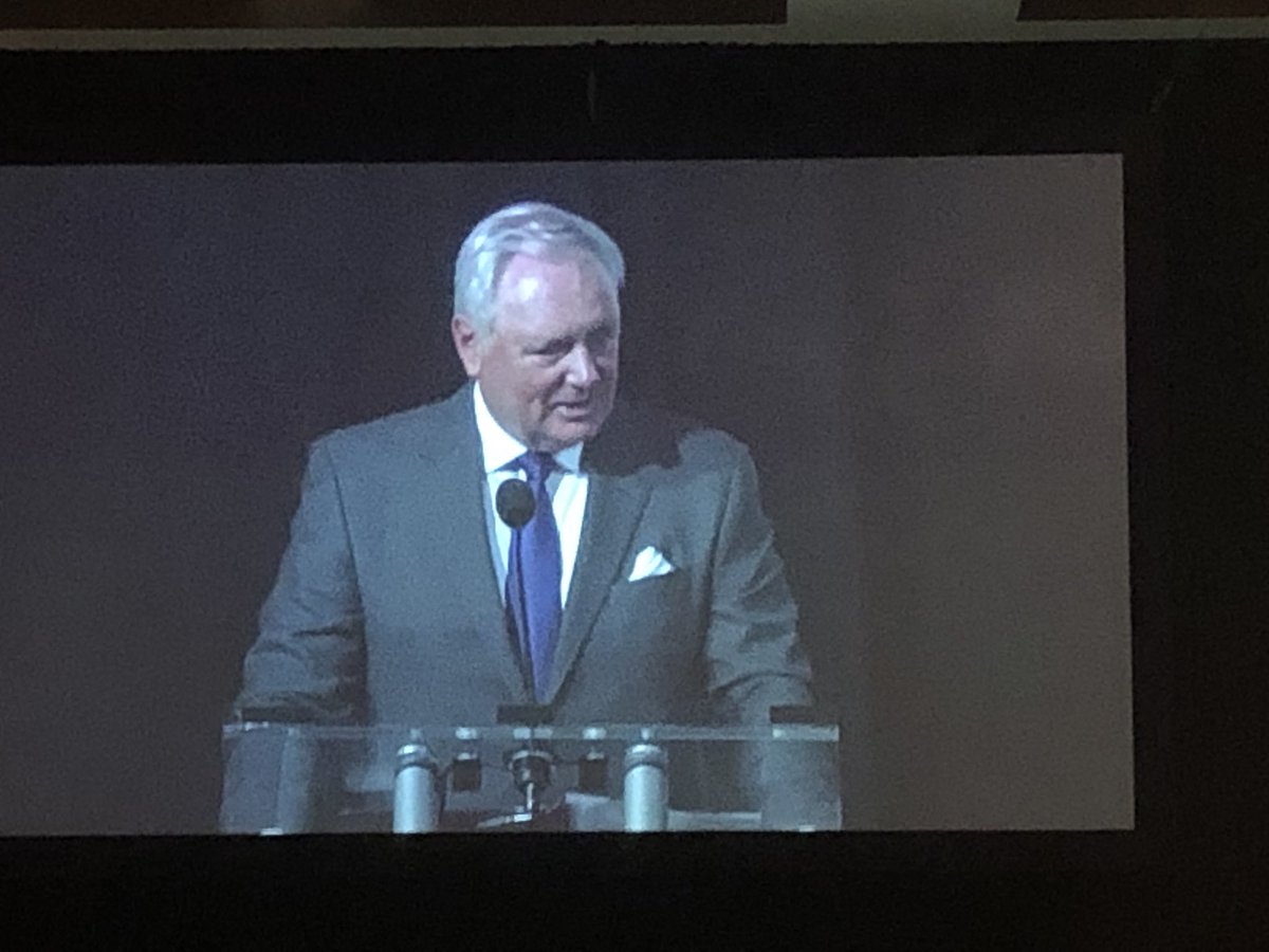 ColleenPound's tweet photo. Congratulations #DBLA2019 award recipient #MikeCulbert @UCalgary @ucalgaryalumni @UCalgaryMBA @creativedlab @CalgaryChamber @CalgFoundation @JimDewald @SandipLalli @ddyedlin @mohiggy https://t.co/hRoLSX8Hmn
