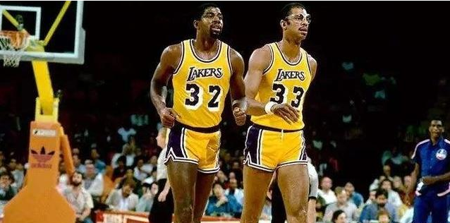 美媒發出NBA歷史最強二人投票,前四無詹韋組合,湖人OK組合僅第二!-黑特籃球-NBA新聞影音圖片分享社區