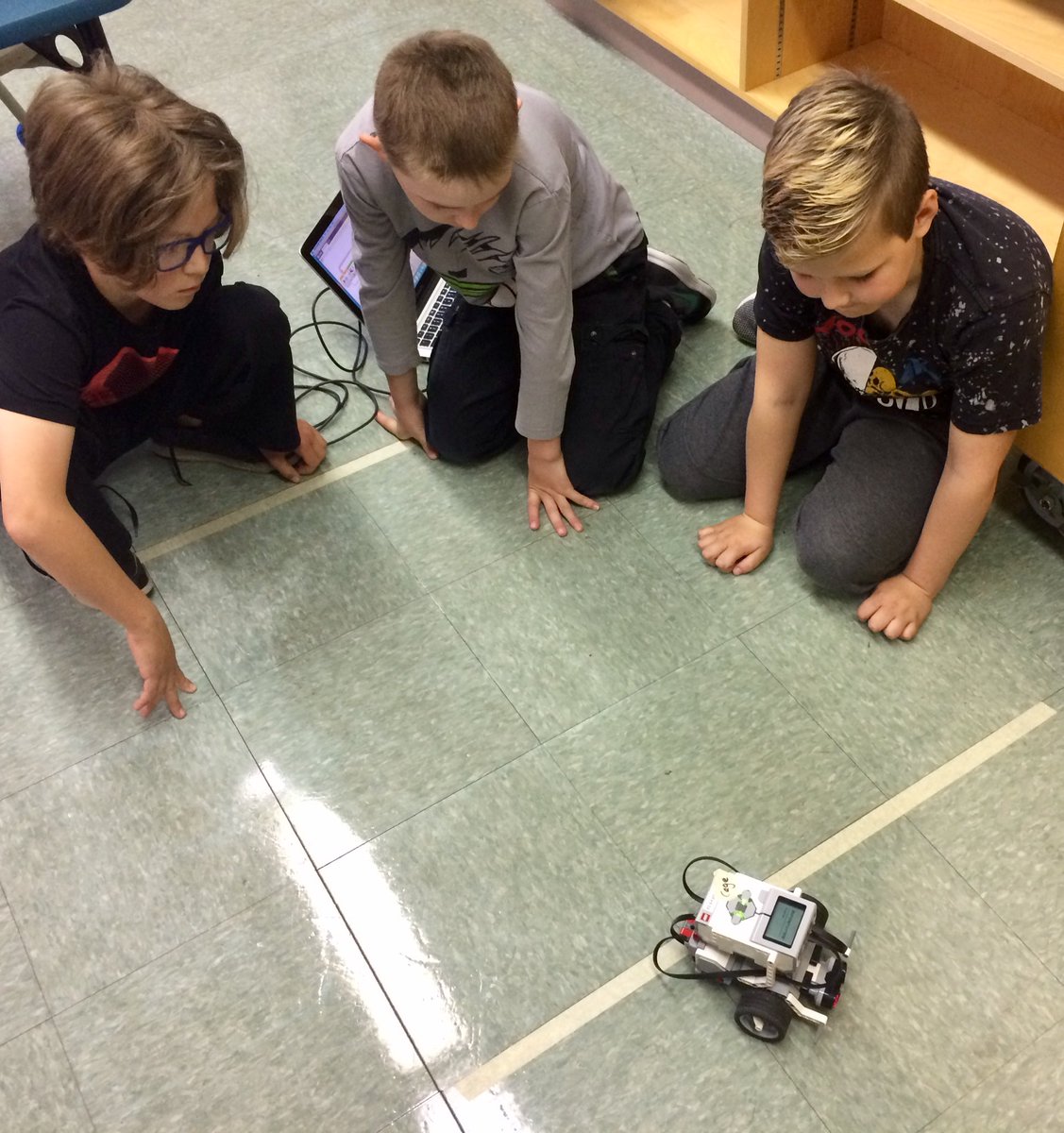V_Brewis's tweet photo. It’s not just about robots, it’s about collaboration, problem solving, perseverance &amp; creative thinking. And my Gr4 Ss would say it’s about “having fun”! Huge thanks to Phoebe from FIRST Western Canada for a great workshop! @mckenzie_lake #Robotics #STEM #FIRSTweets #WeAreCBE https://t.co/HN8ejZiezl