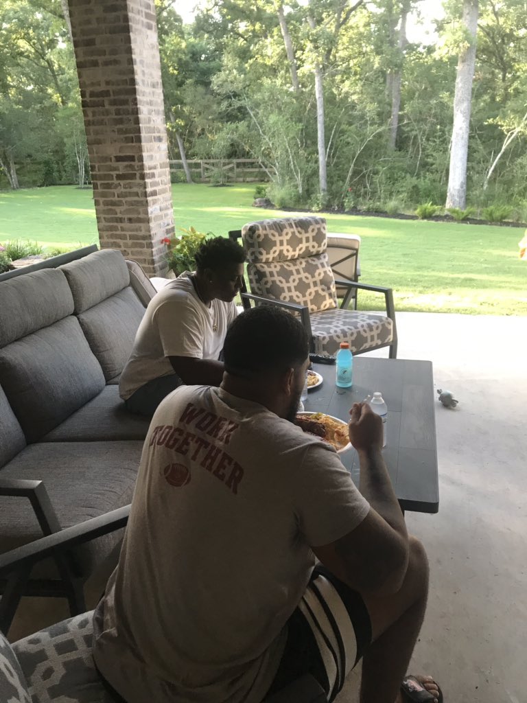 #MaroonGoon Feed #GigEm 👍