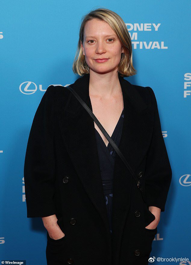 WasikowskaMX's tweet photo. PHOTOS | #MiaWasikowska attends to the premiere of Judy &amp; Punch at the Sydney Film Festival (06/08/2019). 

#JudyandPunch https://t.co/mElOnrFZXF