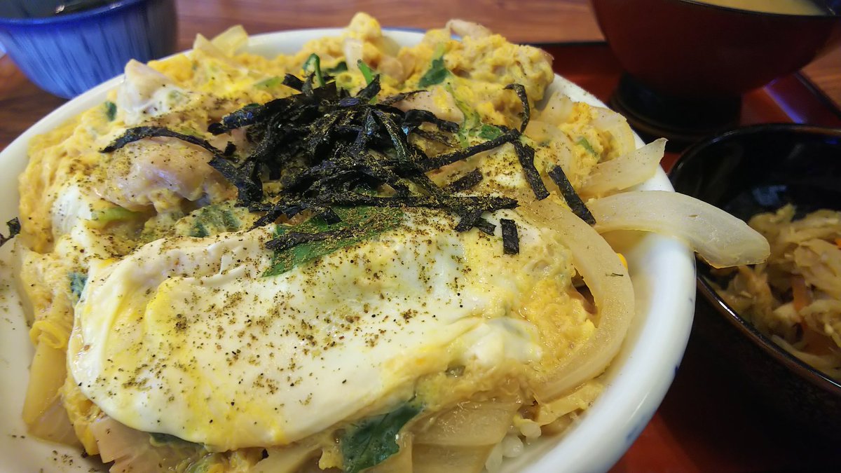 ট ইট র Tommy3 葛飾区 四ツ木の老舗です 玉子家は 四ツ木唯一のオオバコで 屋上はビアガーデンになってます ランチの親子丼は まあ普通ですがここは風情を楽しむべきでしょう 葛飾区 四ツ木 玉子家 親子丼