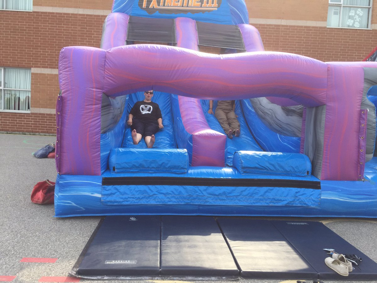 kaur_bahia's tweet photo. @faircloughps Fun Fair was a success! Hope all of our families and Ss has as much as we did! Thanking all of our volunteers and families that joined us #funfair2019 #bouncycastles #yrdsb #yearend https://t.co/pDobB8GRaO