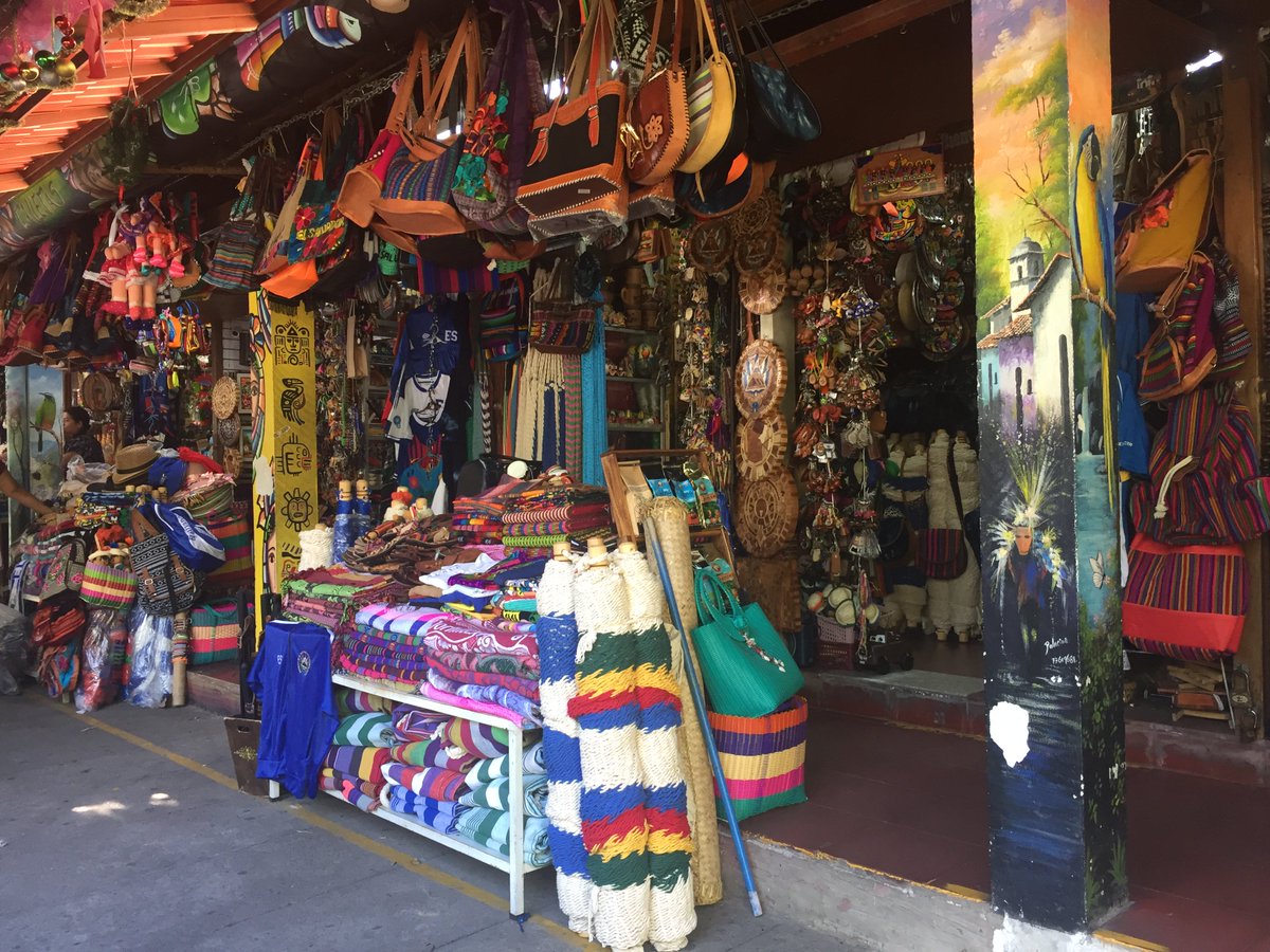 スタッフの任国愛🇸🇻 #エルサルバドル のオススメお土産民芸品
