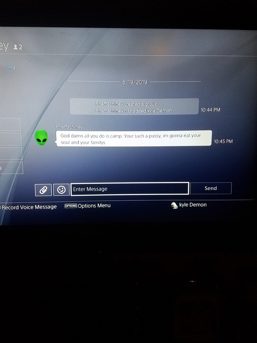 MJuggz's tweet photo. Salty as fuck for getting Nuked on #InfiniteWarefare lmao. I nuked by hanging upside down on a magnet on scrap. ๐๐๐ https://t.co/iSLzJlXgkO
