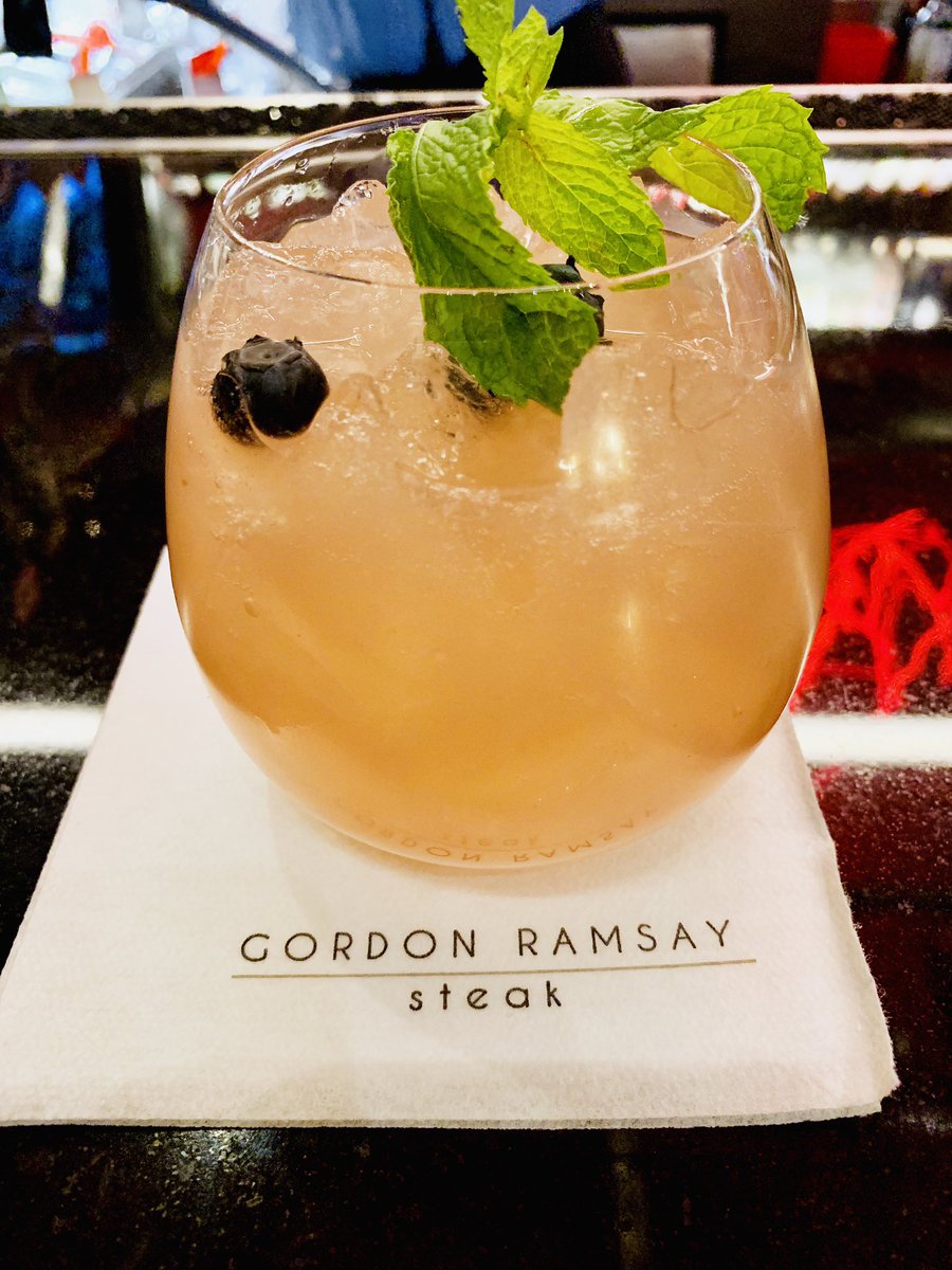 FilthyJeepGirl's tweet photo. Waiting for my table. Trying to cross some more restaurants off my Gordon Ramsay bucket list :) https://t.co/ulxjUwlf1o