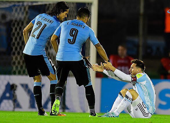 MdeLeon1994's tweet photo. ÉL no tiene la culpa de nacer en el lado incorrecto del río. PERDÓNALOS LIONEL NO TE MERECEN. https://t.co/5TlISx4XDv