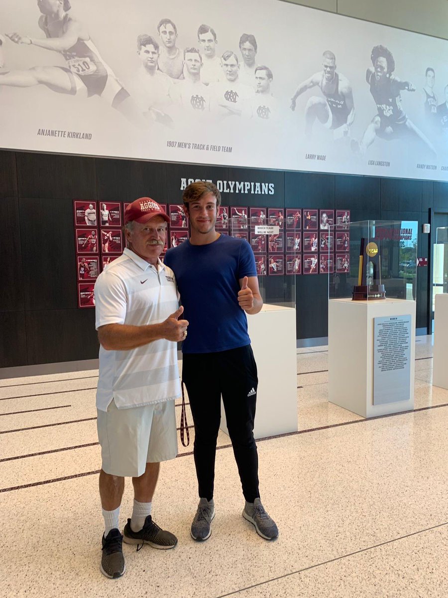 Congratulations Pablo Zolezzi officially a Texas A&amp;M Track &amp; Field Athlete 🔥🔥🙌🙌 <a href="/KRGVSports/">KRGV Sports</a> @kgbtsports <a href="/HessRgehess/">Roy Hess</a>