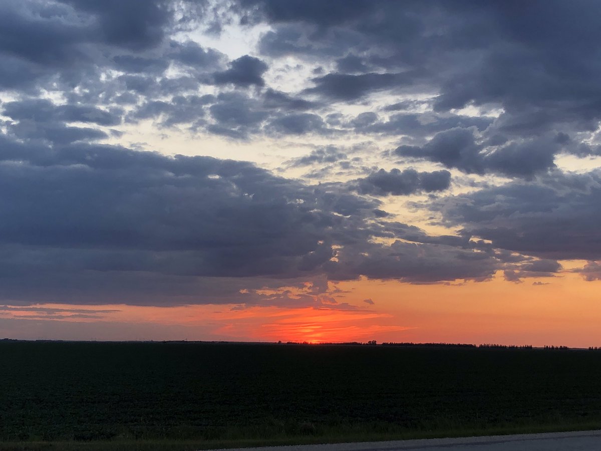 KL_Emerald's tweet photo. @CANHEIT_ARC #CanheitArc2019 ... A wonderful prairie sunset ends a great day! https://t.co/Xbo6RKrIWK