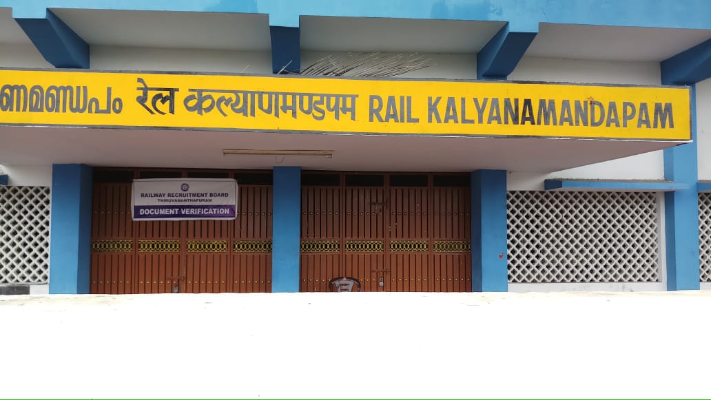 RAVI92003242's tweet photo. @PiyushGoyalOffc 
@PiyushGoyal 
I am iti student i am qulify railway exm in triwantpuram board and I have all original document aviblable but board persion asking original document, I dont know which type of original document asking
Pls help me as soon as possible https://t.co/w6oSqRSDZg