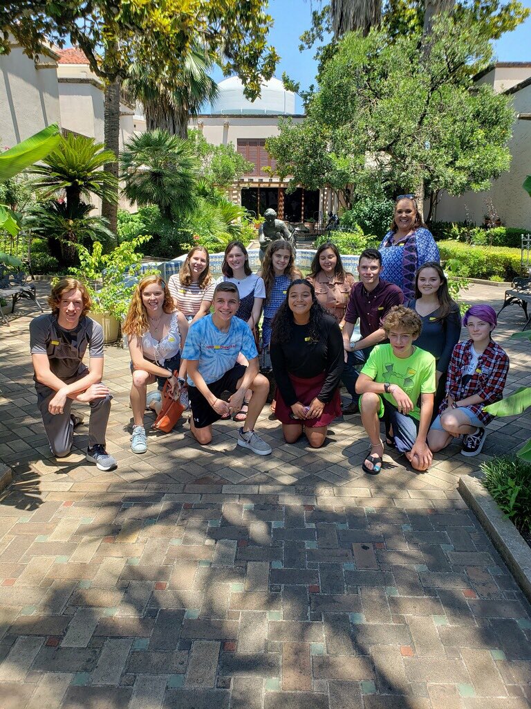 norafranklin's tweet photo. The Boerne HS Theatre Group met today for lunch at Diana’s Burgers then traveled to the McNay Art Museum to see the American Theatre Exhibition! It was a great day! @BoerneFineArts https://t.co/5nU8ncYF2I