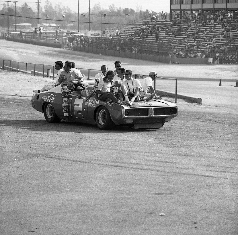 Basso488's tweet photo. 49 years ago today, Bobby Isaac won the 1970 Hickory 276.

48 years ago today,  Bobby Allison won the 1971 Winston Golden State 400 @ Riverside.

43 years ago today, David Pearson won the 1976 Cam 2 Motor Oil 400 @ Michigan. https://t.co/nhZWt260vq