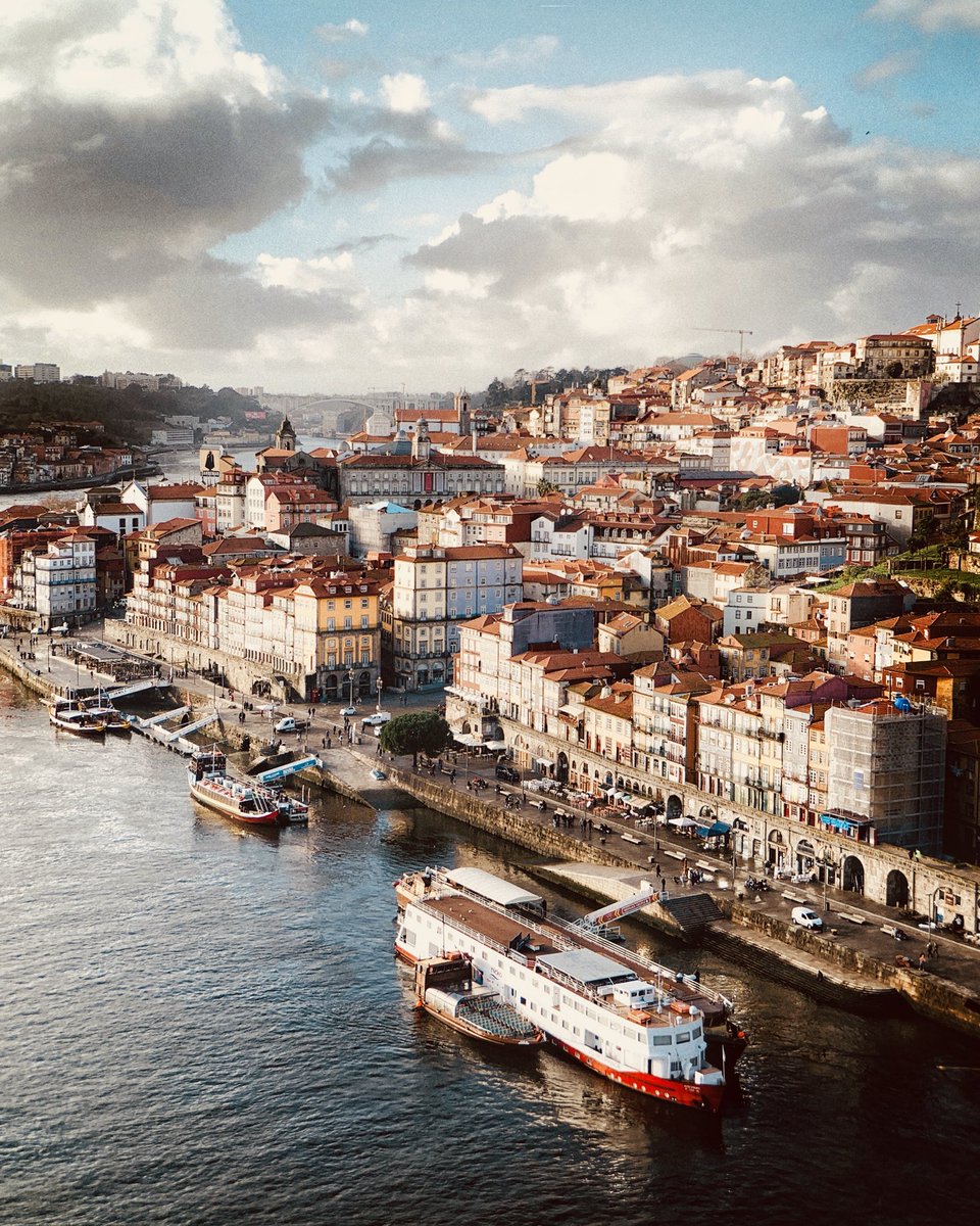 This view of Porto from the bridge with the evening light is one of my favorite and most memorable views ever 🖤

#shotoniphone #porto #portugal #visitportugal #beautifuldestinations