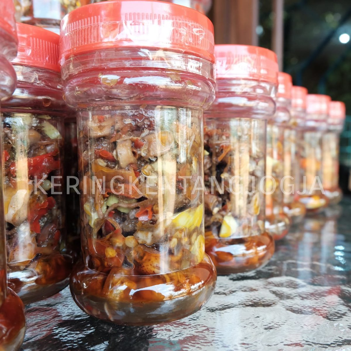 aniesgustiarsih's tweet image. Atau sambal cumi? 
#sambalcumi #sambalcumijogja
